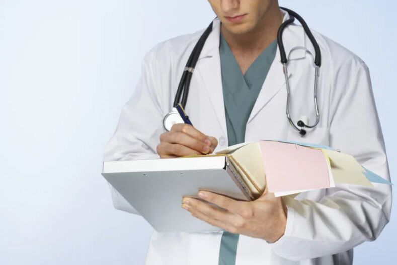 The doctor prescribes the treatment regimen for viral prostatitis